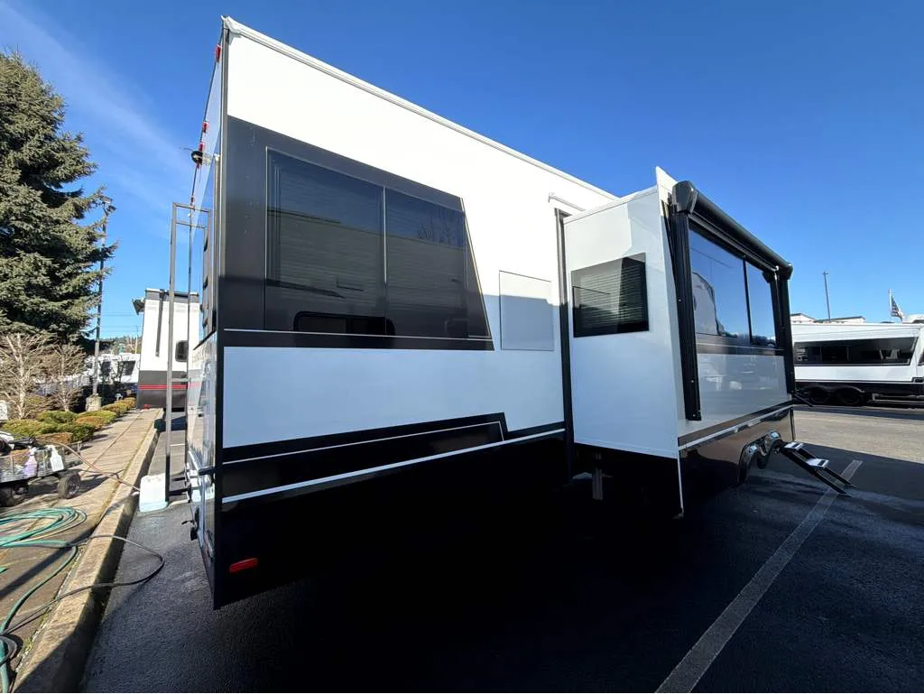 2026 Brinkley Model Z 3515, Photos photo 12