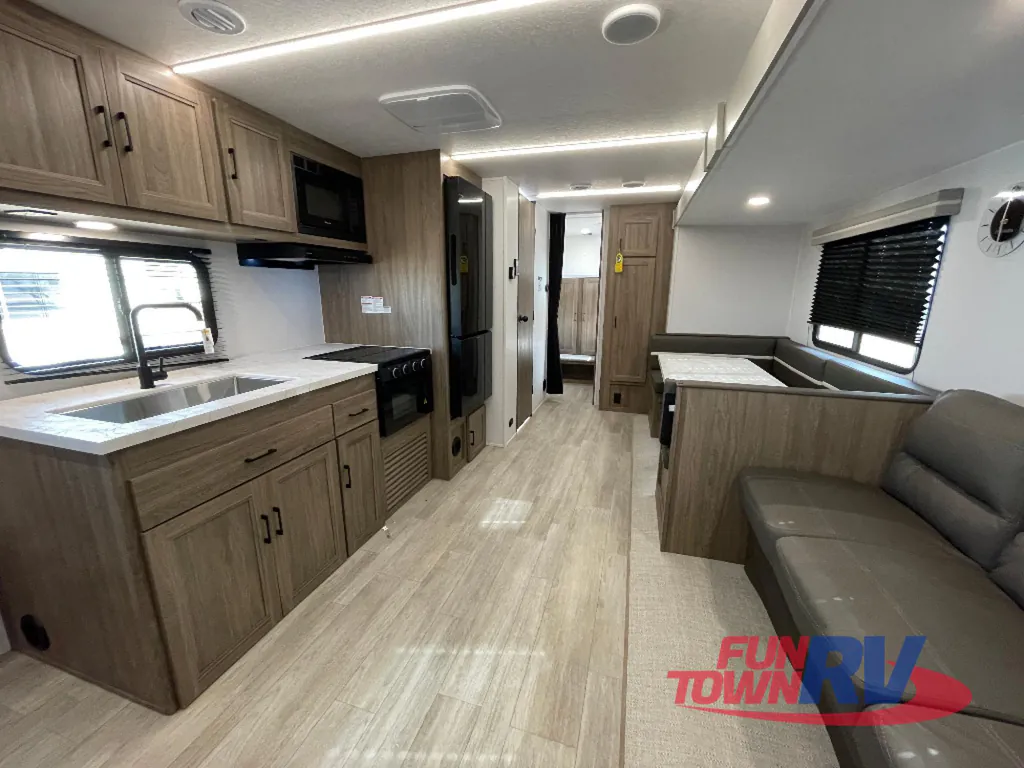 2026 Coachmen Freedom Express Select 29SE, Photos photo 12
