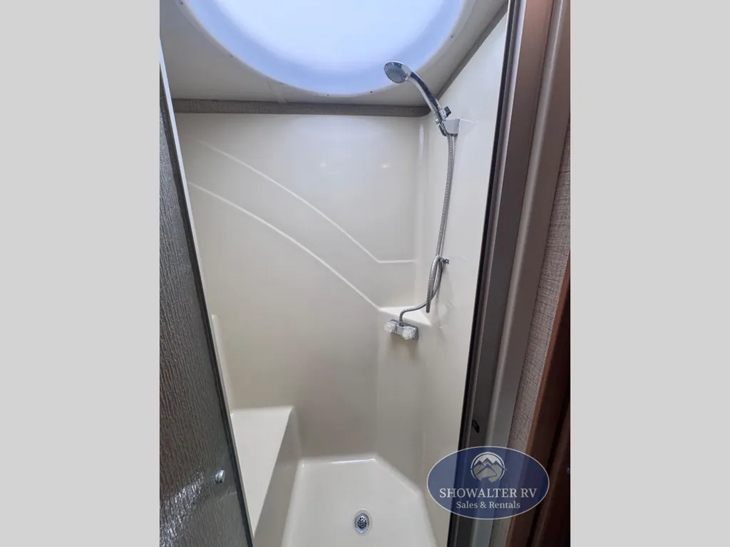 2016 Fleetwood Pace Arrow LXE 38K, Photos photo 43