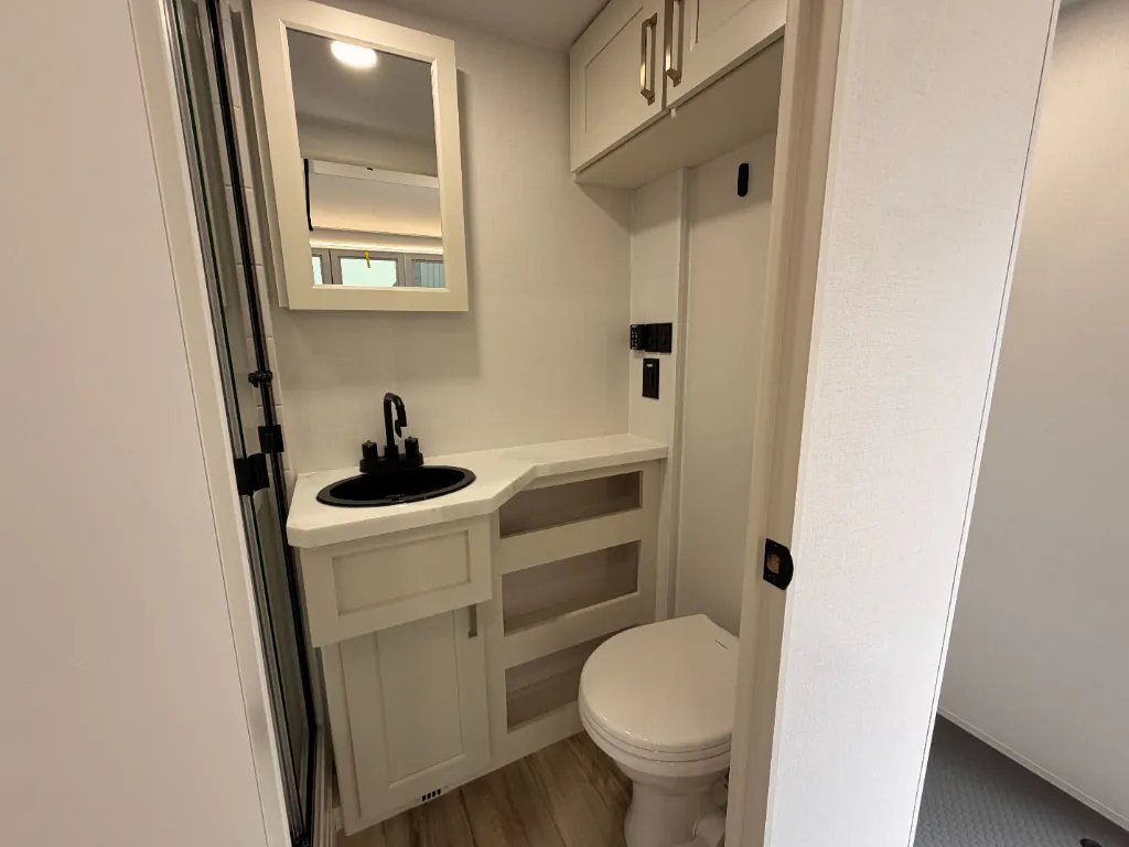 2027 Brinkley Model G 3970, Photos photo 55