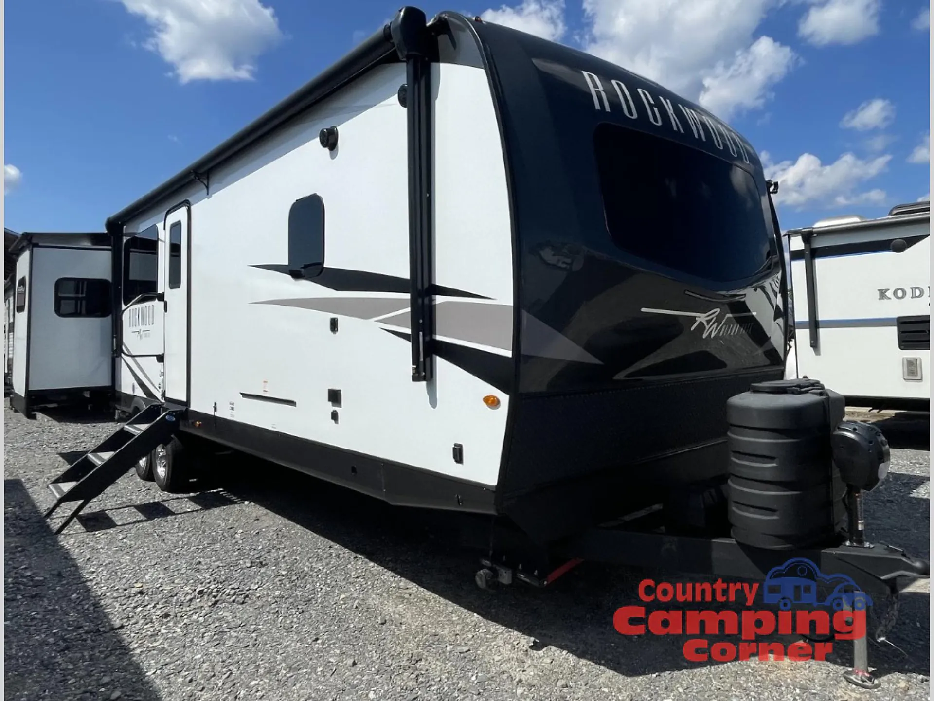 2025 Forest River Rockwood Ultra Lite 2908RL - Photo 2