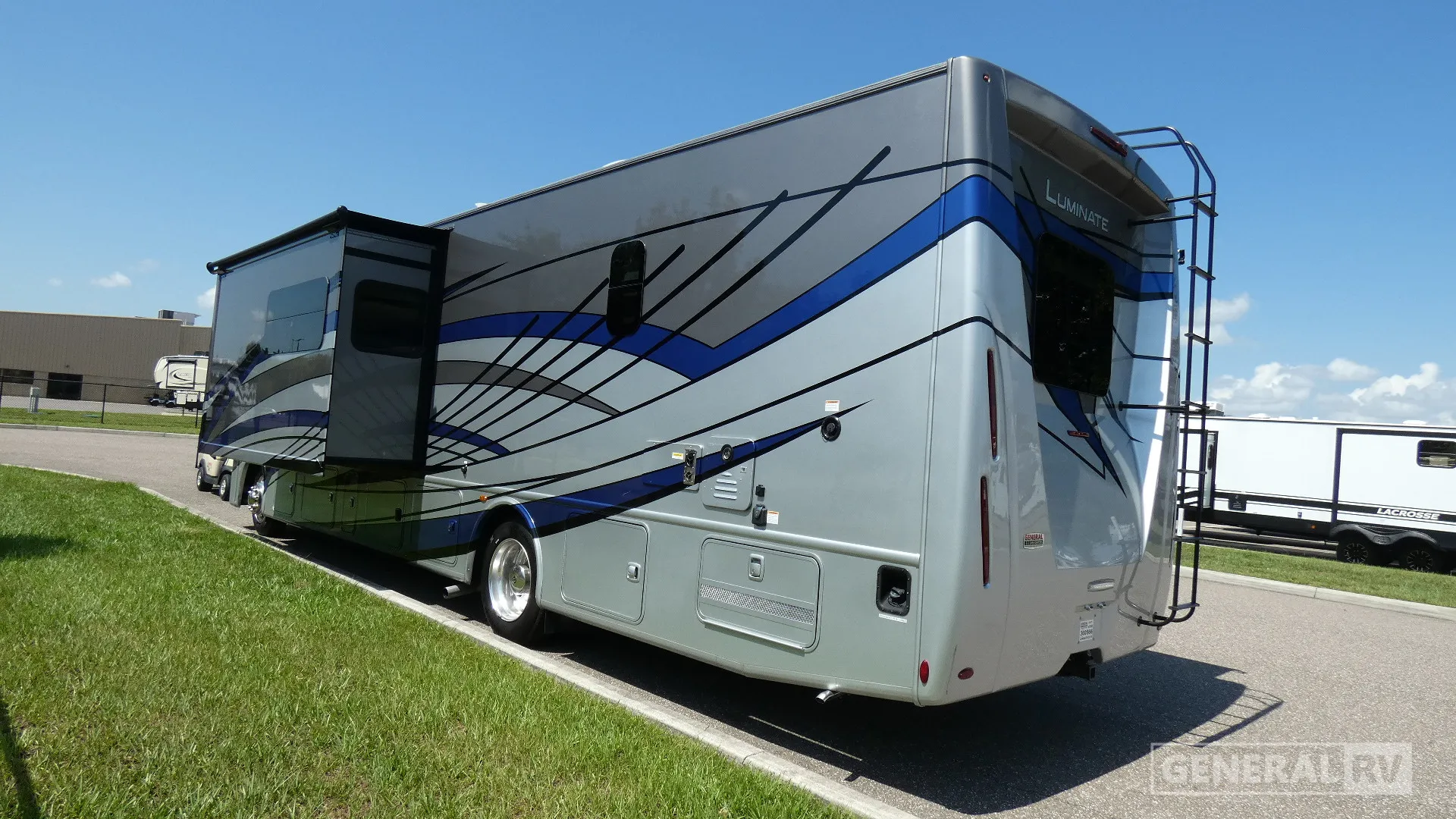 2024 Thor Motor Coach Luminate CC35 - Photo 4