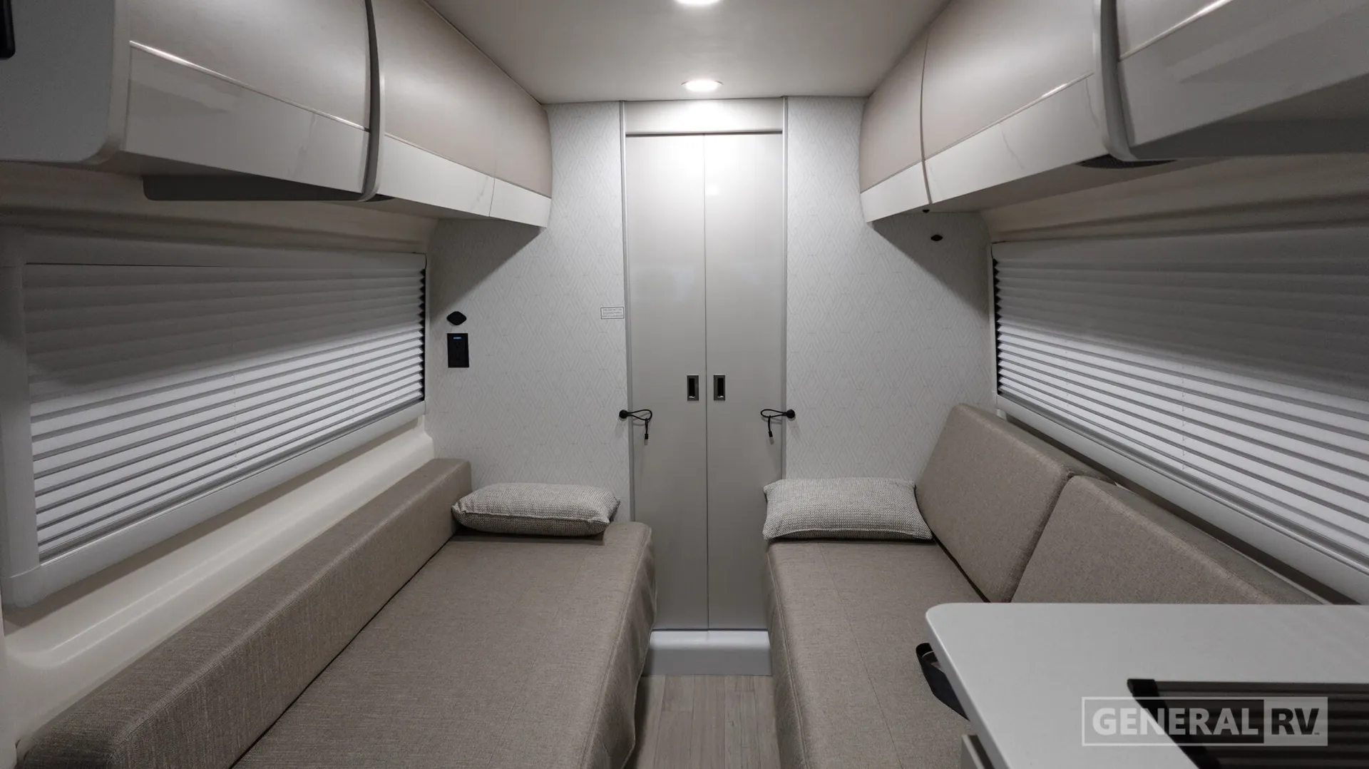 2027 Thor Motor Coach Sequence 20L - Photo 3
