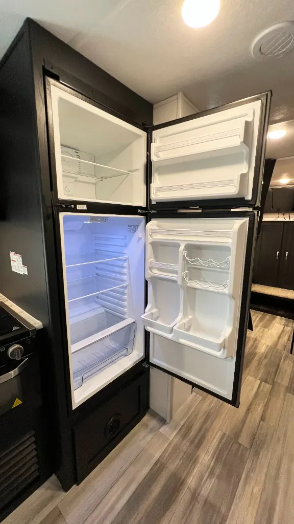 2022 Coachmen Freedom Express Select 29SE, Photos photo 9