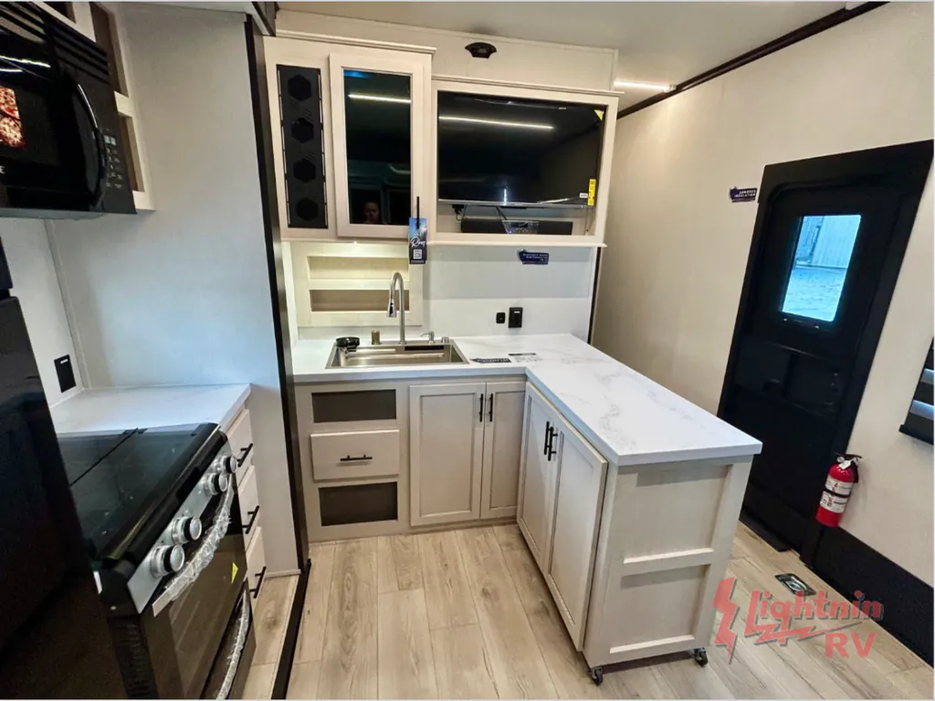 2026 Forest River Vengeance Rogue Armored 26L140, Photos photo 12