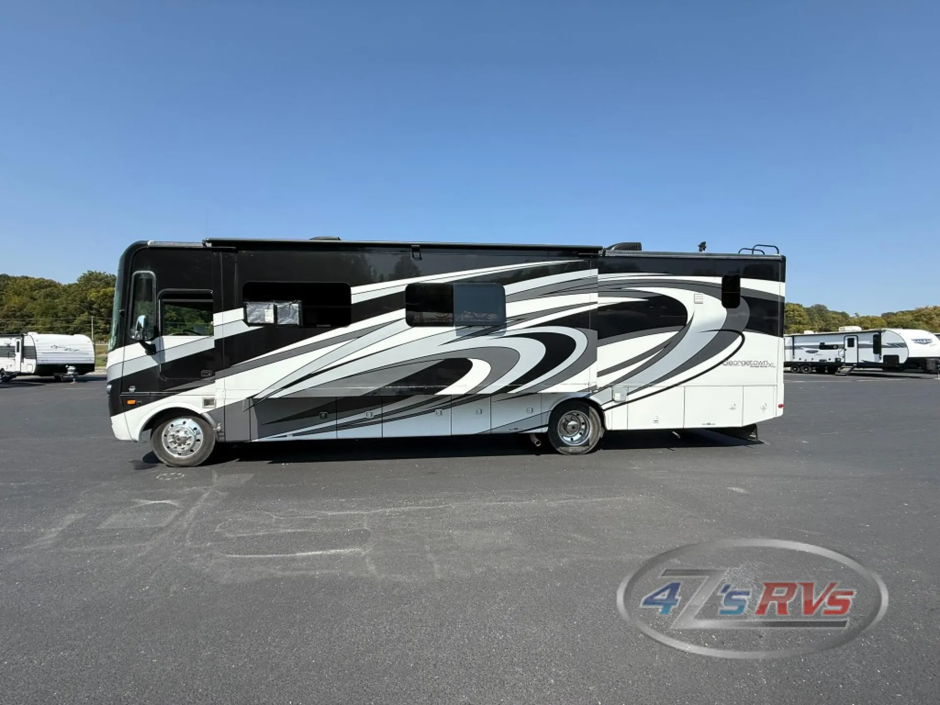 2019 Forest River Georgetown XL 369DS - Photo 3