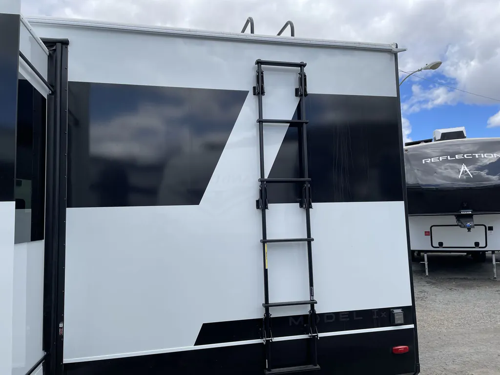 2026 Brinkley Model Ix 20X, Photos photo 3
