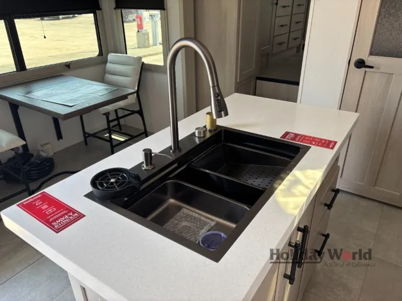 2026 Grand Design Solitude 380FL - Photo 4