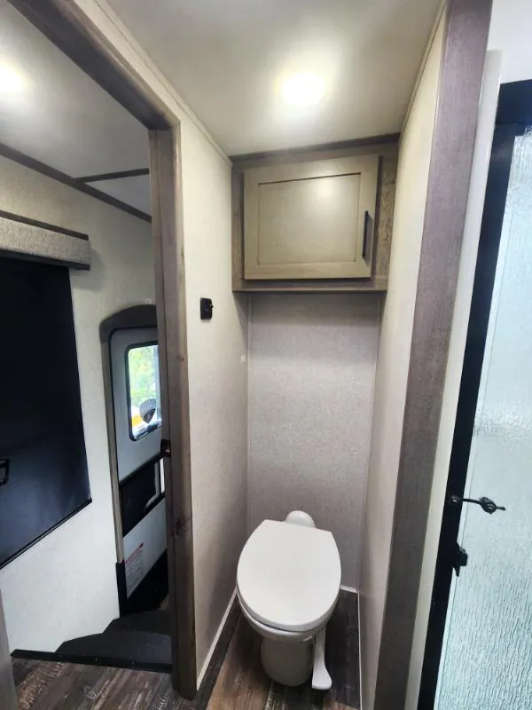 2021 Keystone Raptor 429, Photos photo 51