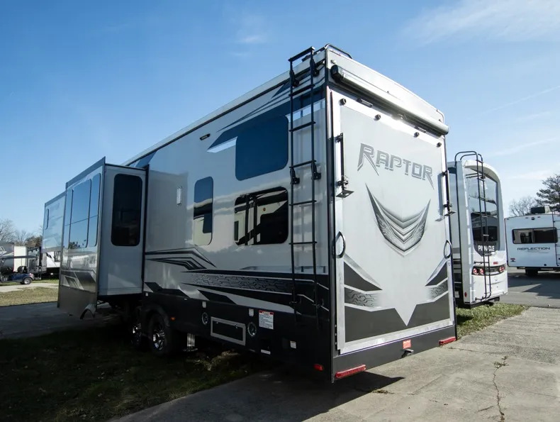 2018 Keystone Raptor 362 - Photo 4