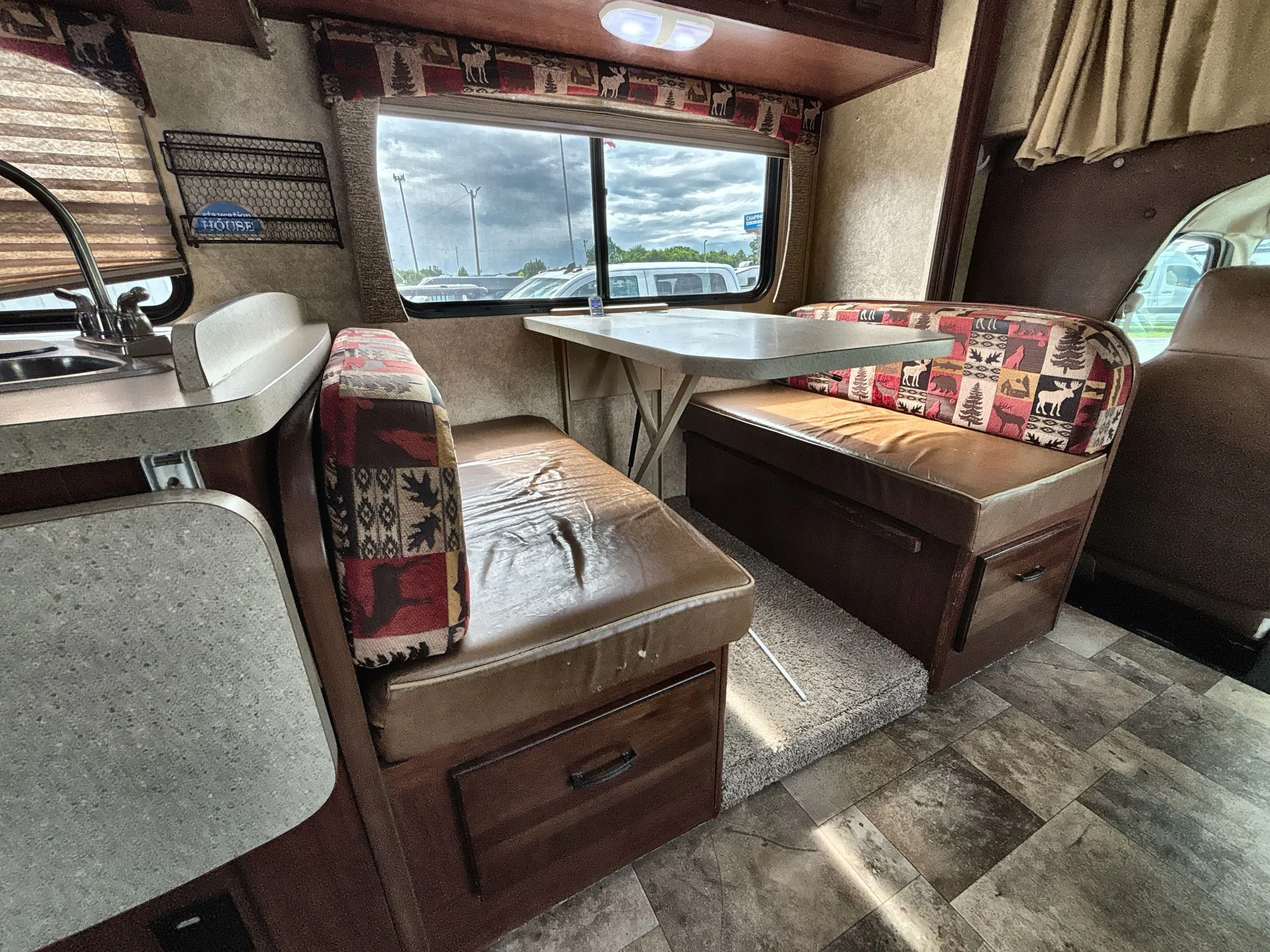 2013 Forest River Sunseeker 3050S — living area main