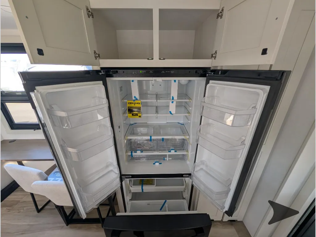 2027 Brinkley Model G 3970, Photos photo 15