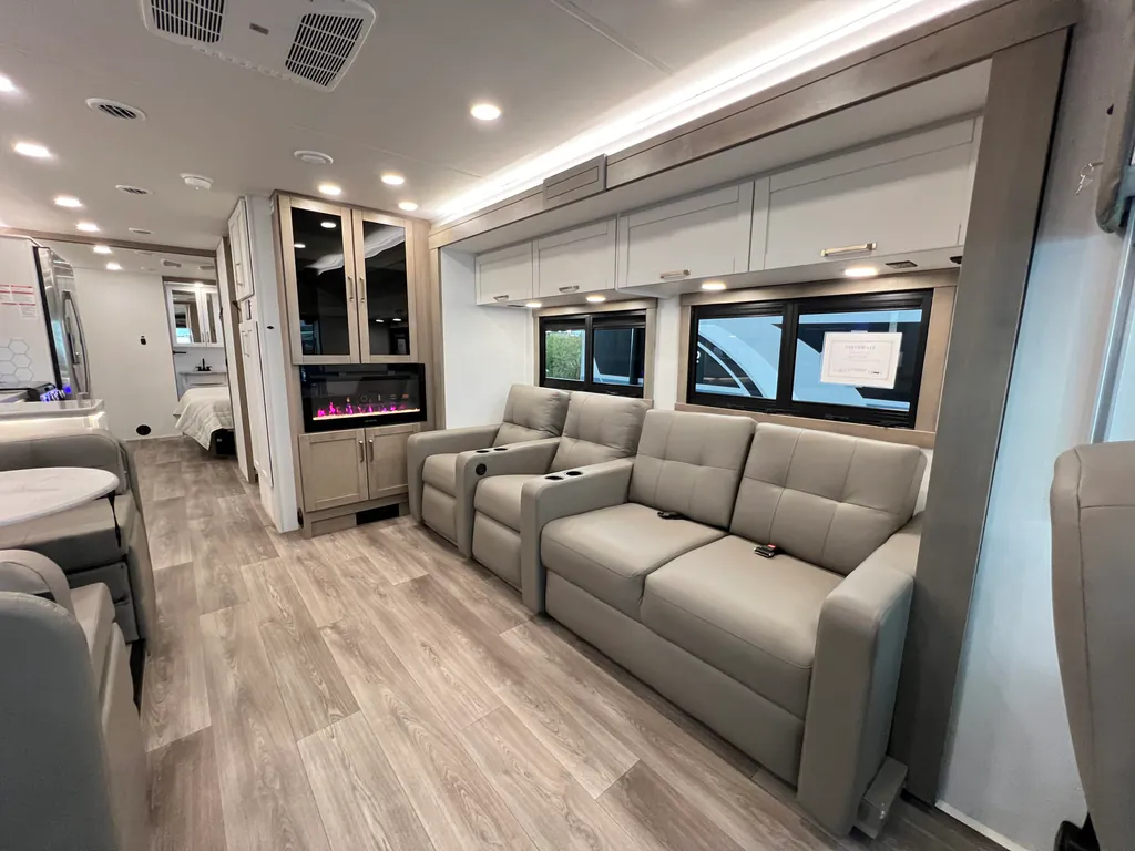 2027 Entegra Coach Vision XL 36C, Photos photo 13