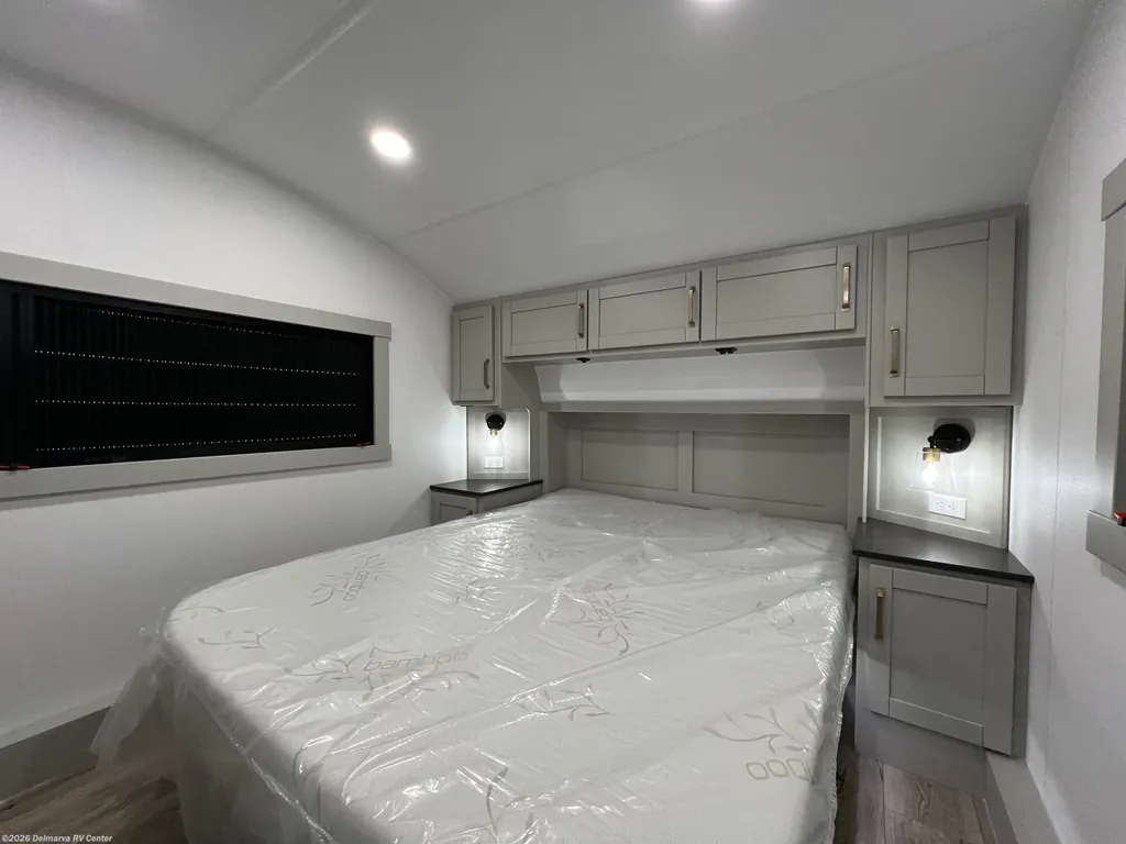 2026 Brinkley Model Z 2810, Photos photo 11