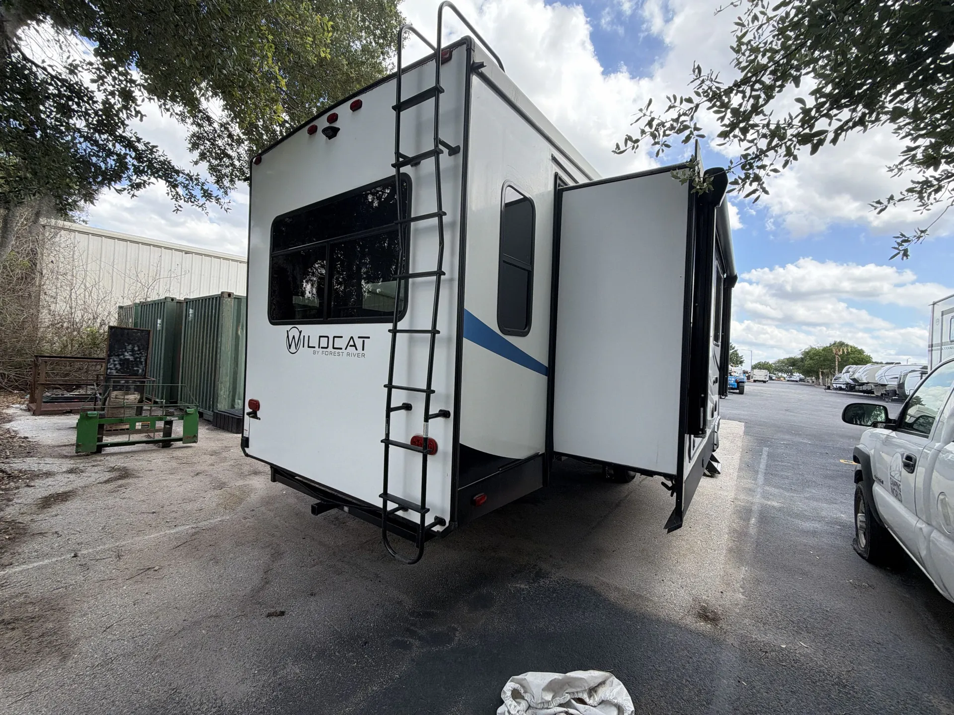 2021 Forest River Wildcat 368MB — campside