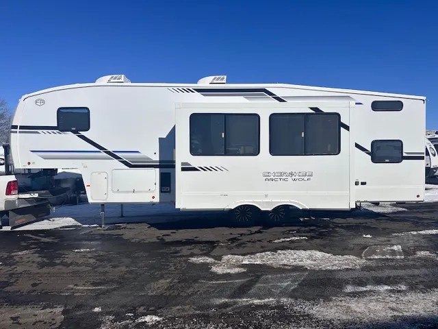 2026 CHEROKEE Arctic Wolf 285OPT - Main photo