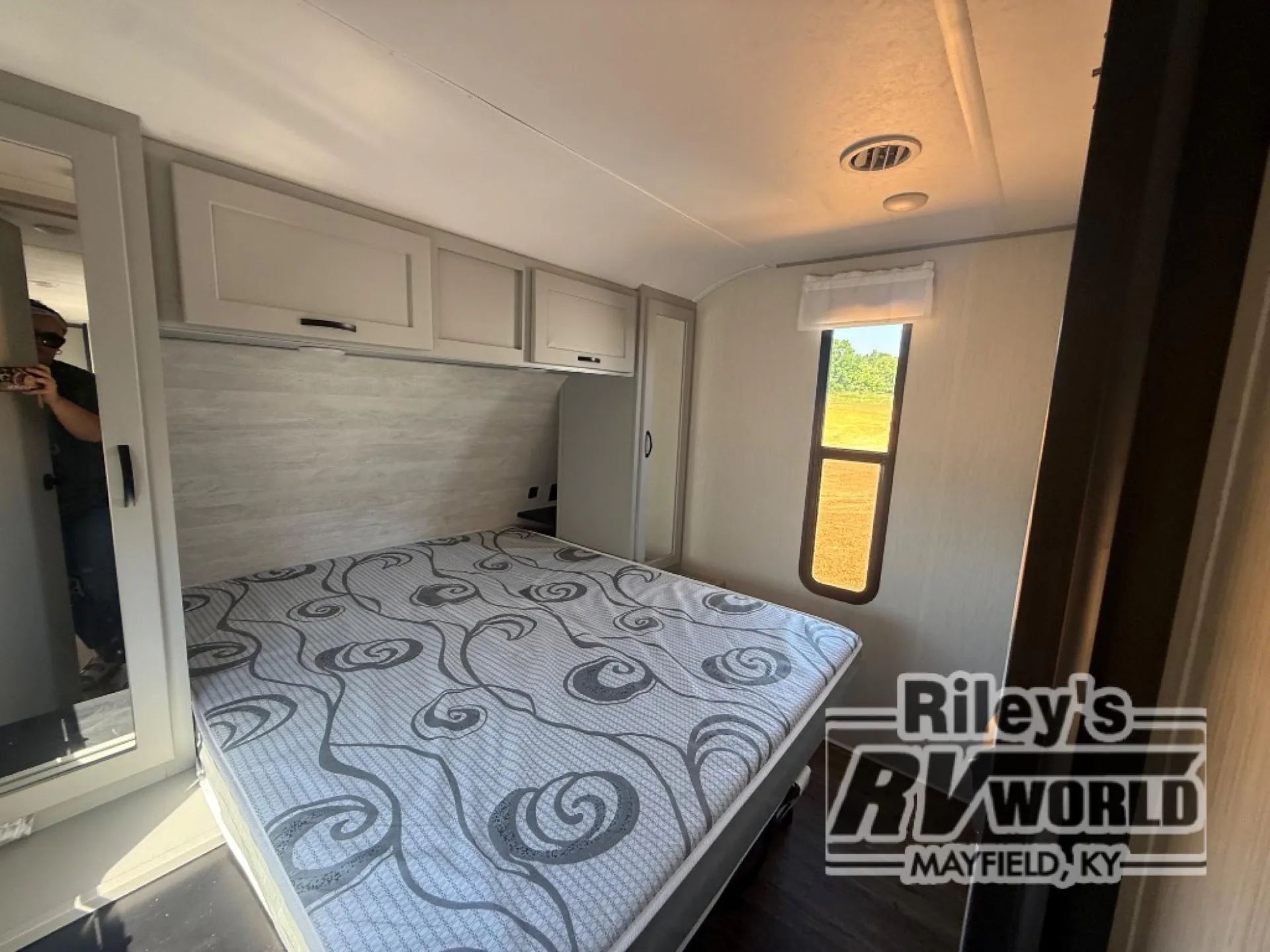 2022 Forest River Vibe 32BH — Photo 6
