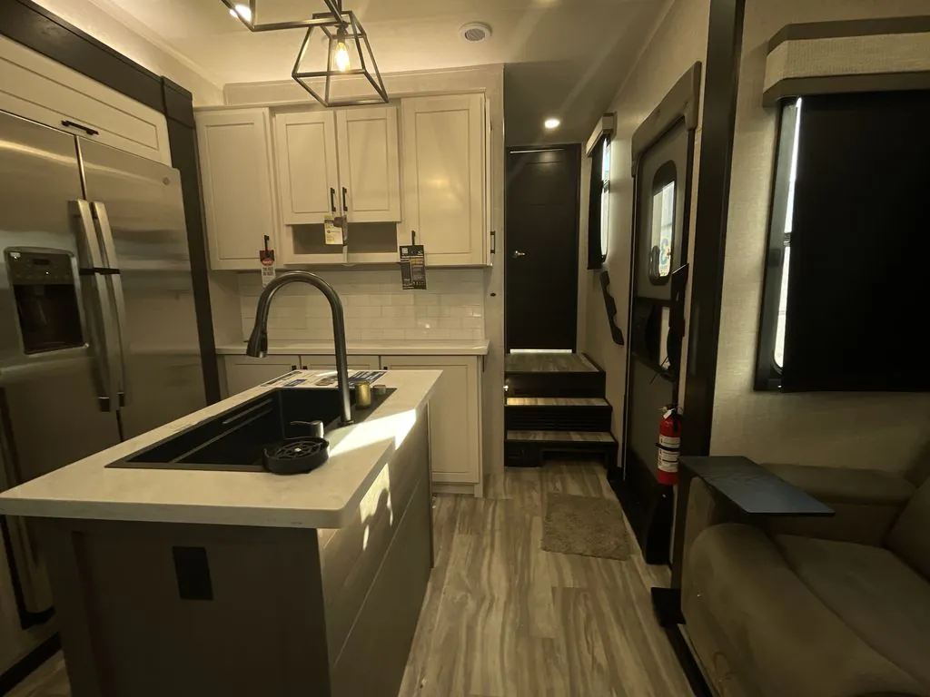 2025 Jayco Seismic Luxury Series 3815, Photos photo 10