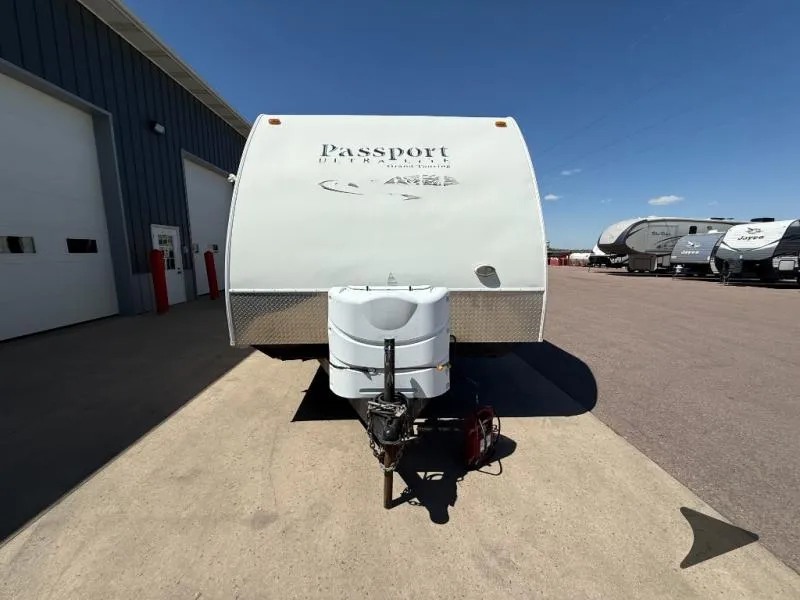 2010 Keystone Passport 2850RL - Photo 2