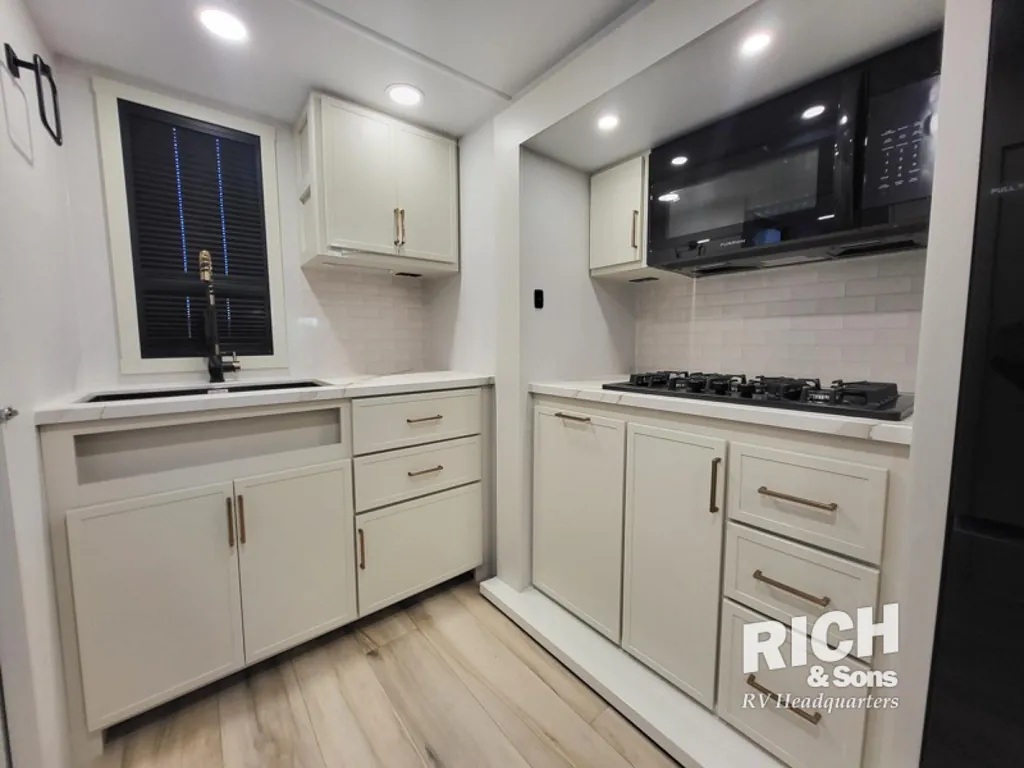 2026 Brinkley Model Ix 23X, Photos photo 6