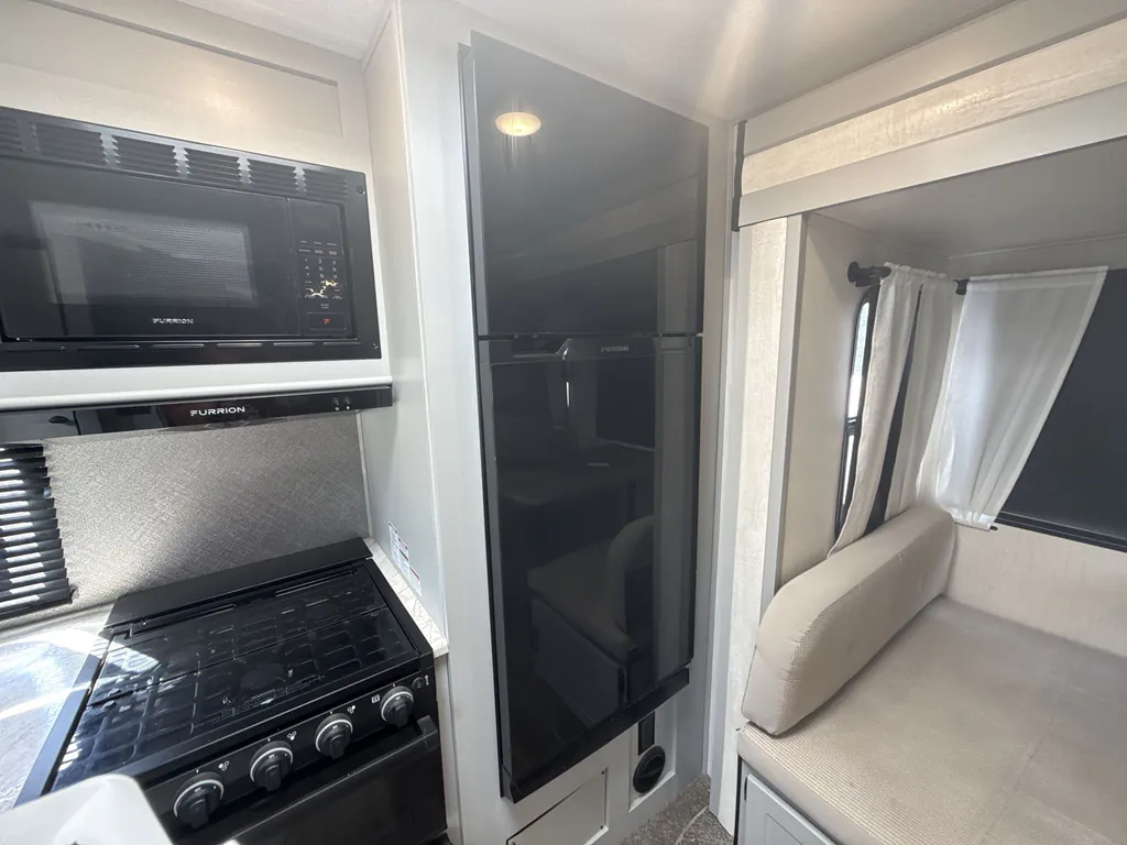2022 Forest River Vibe 25RK, Photos photo 7