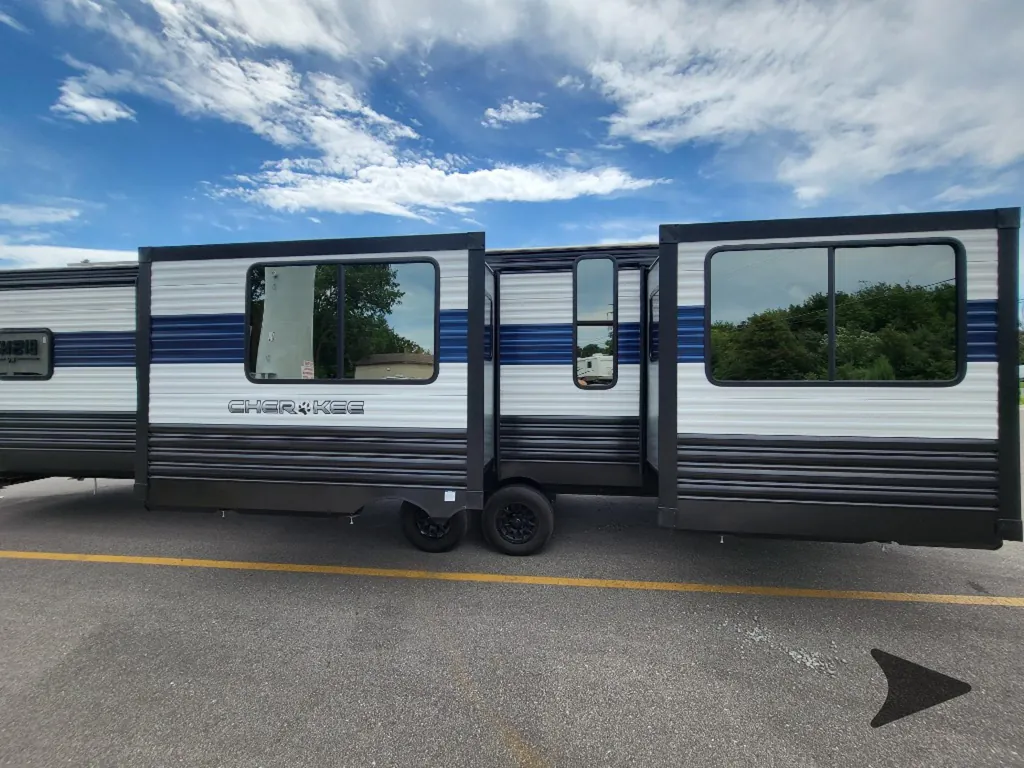 2024 Forest River Cherokee 306MM, Photos photo 8