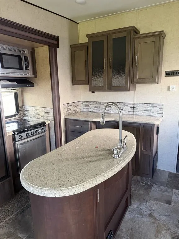 2015 Forest River Surveyor 293RLTS — Photo 6