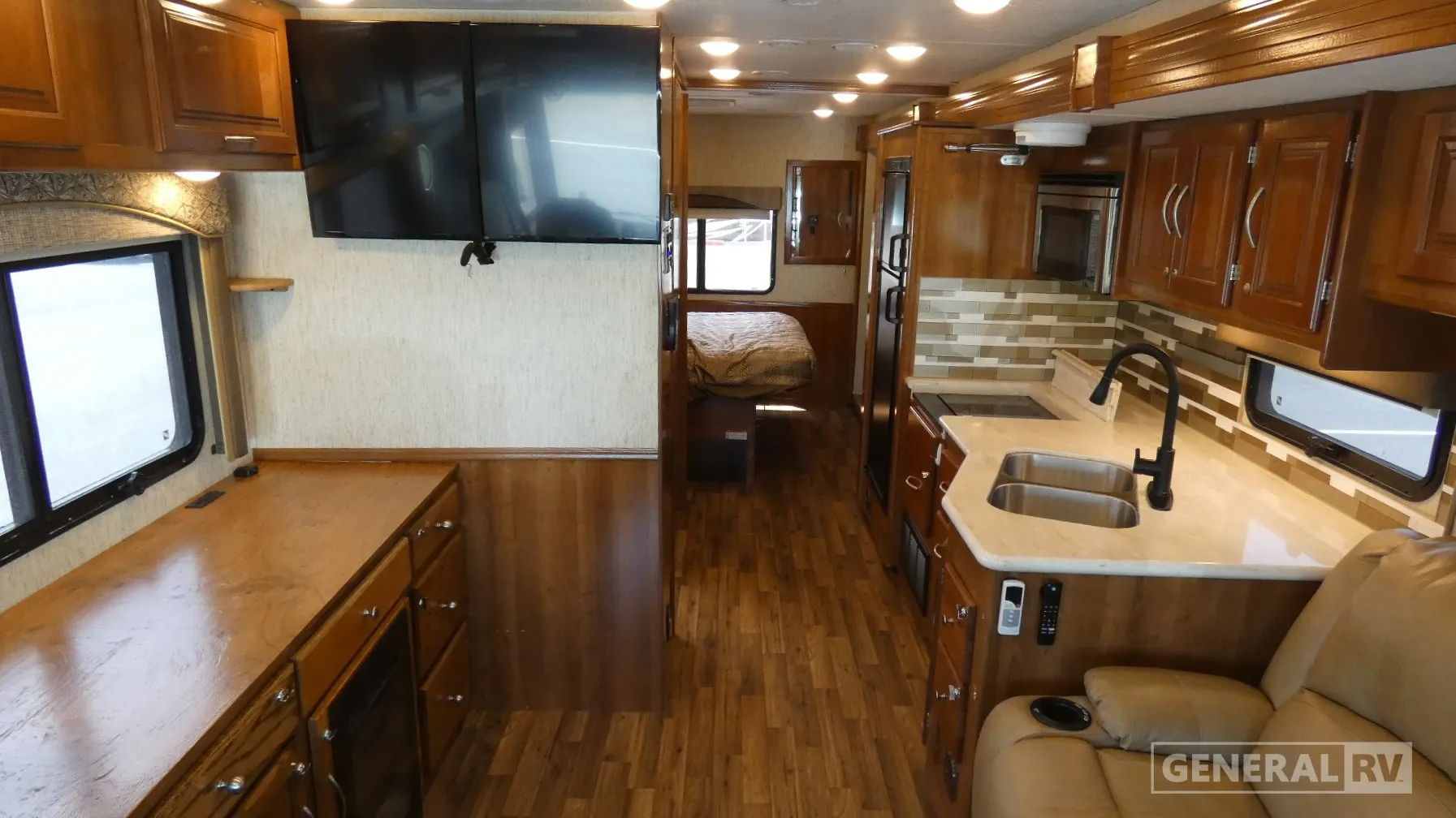 2018 Coachmen Mirada 29FW - Photo 3