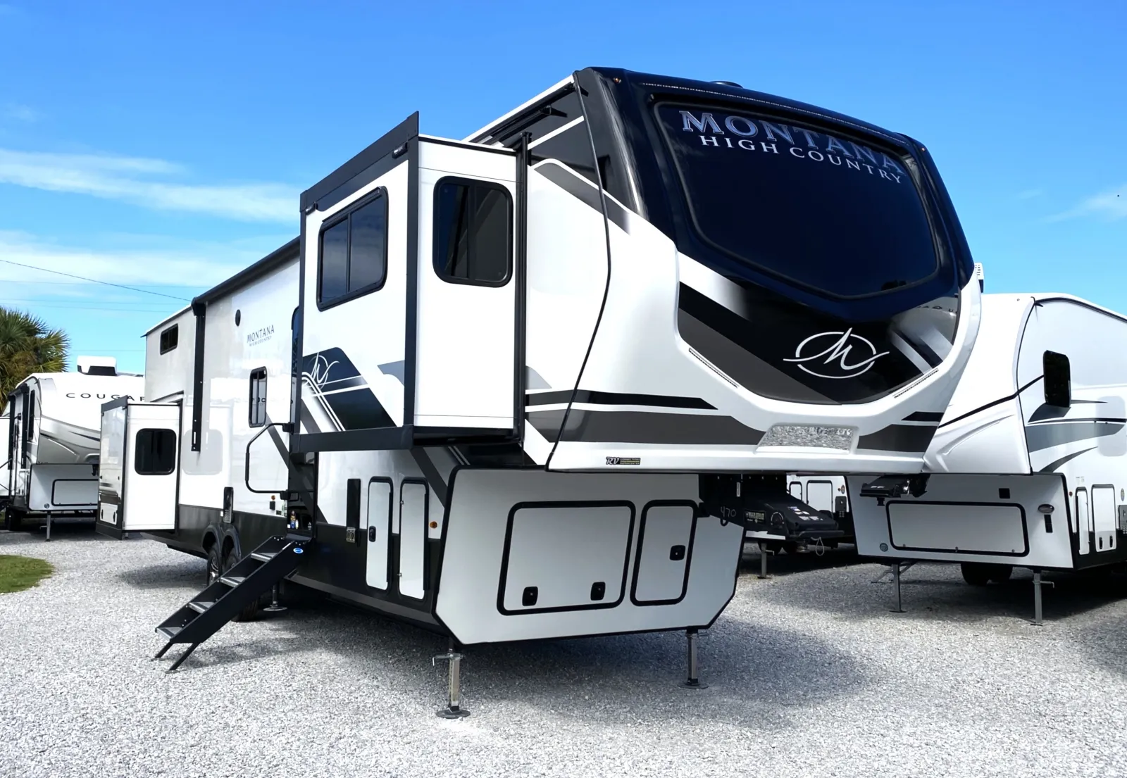 2025 Keystone Montana High Country 377FL - Photo 2
