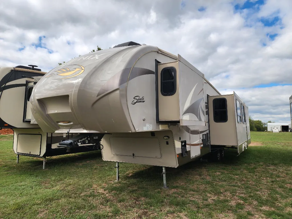 2015 Shasta Phoenix 35BH - Photo 3