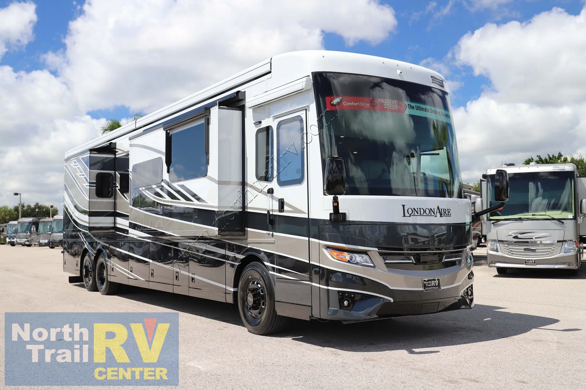 2027 Newmar London Aire 4595 - Photo 2