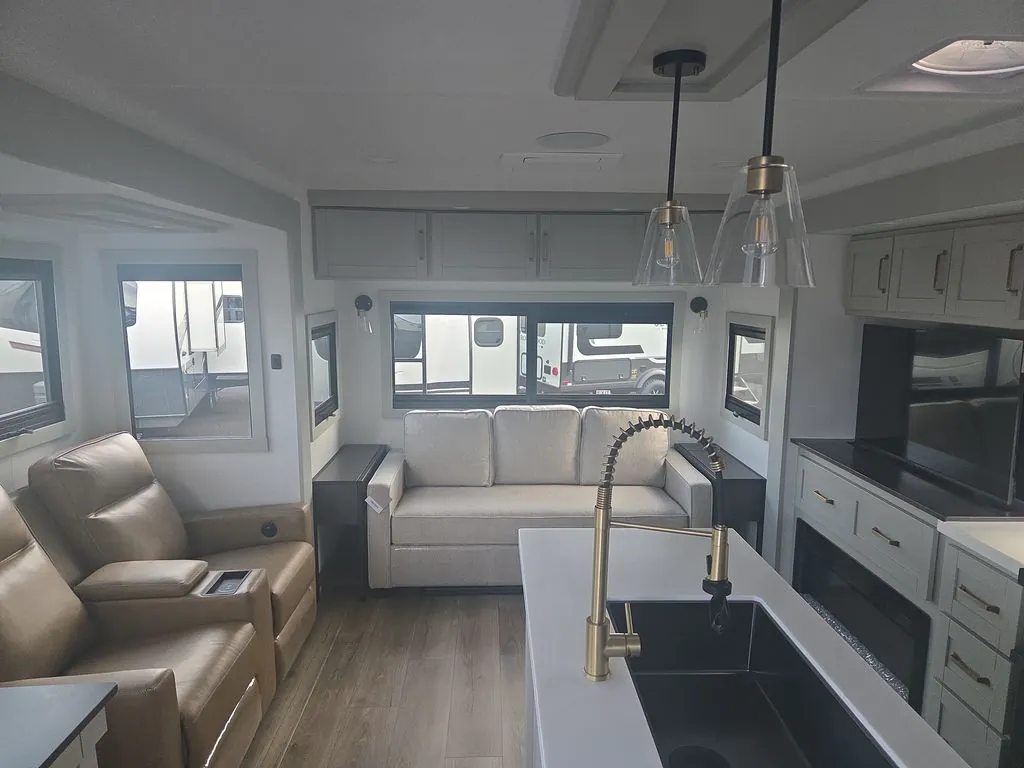 2026 Brinkley Model Z Air 297, Photos photo 6