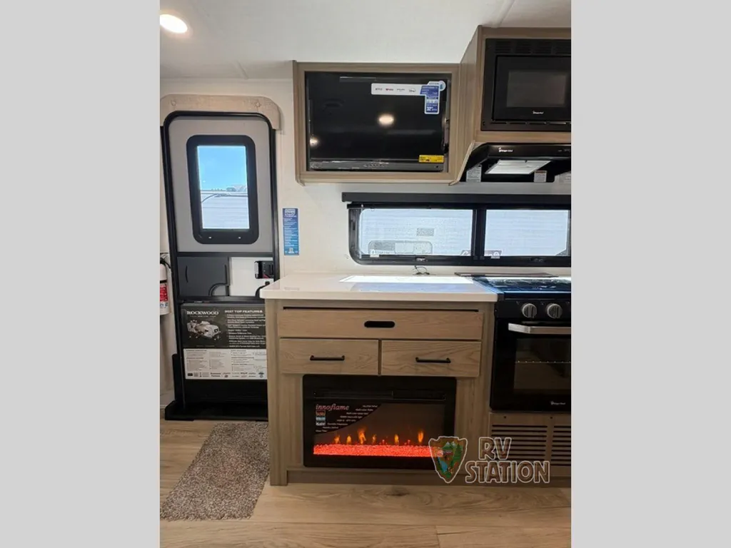 2027 Forest River Rockwood Mini Lite 2213S, Photos photo 16