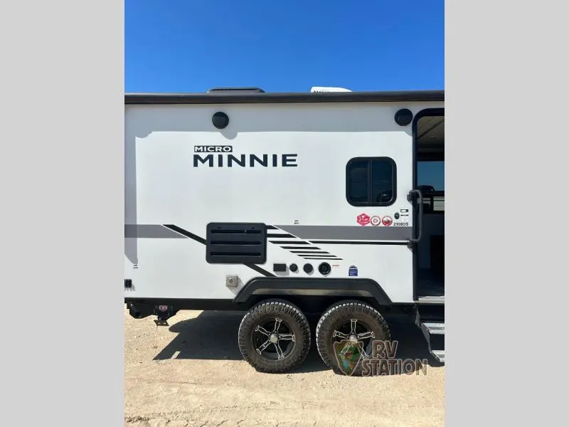 2022 Winnebago Micro Minnie 2108DS - Photo 3