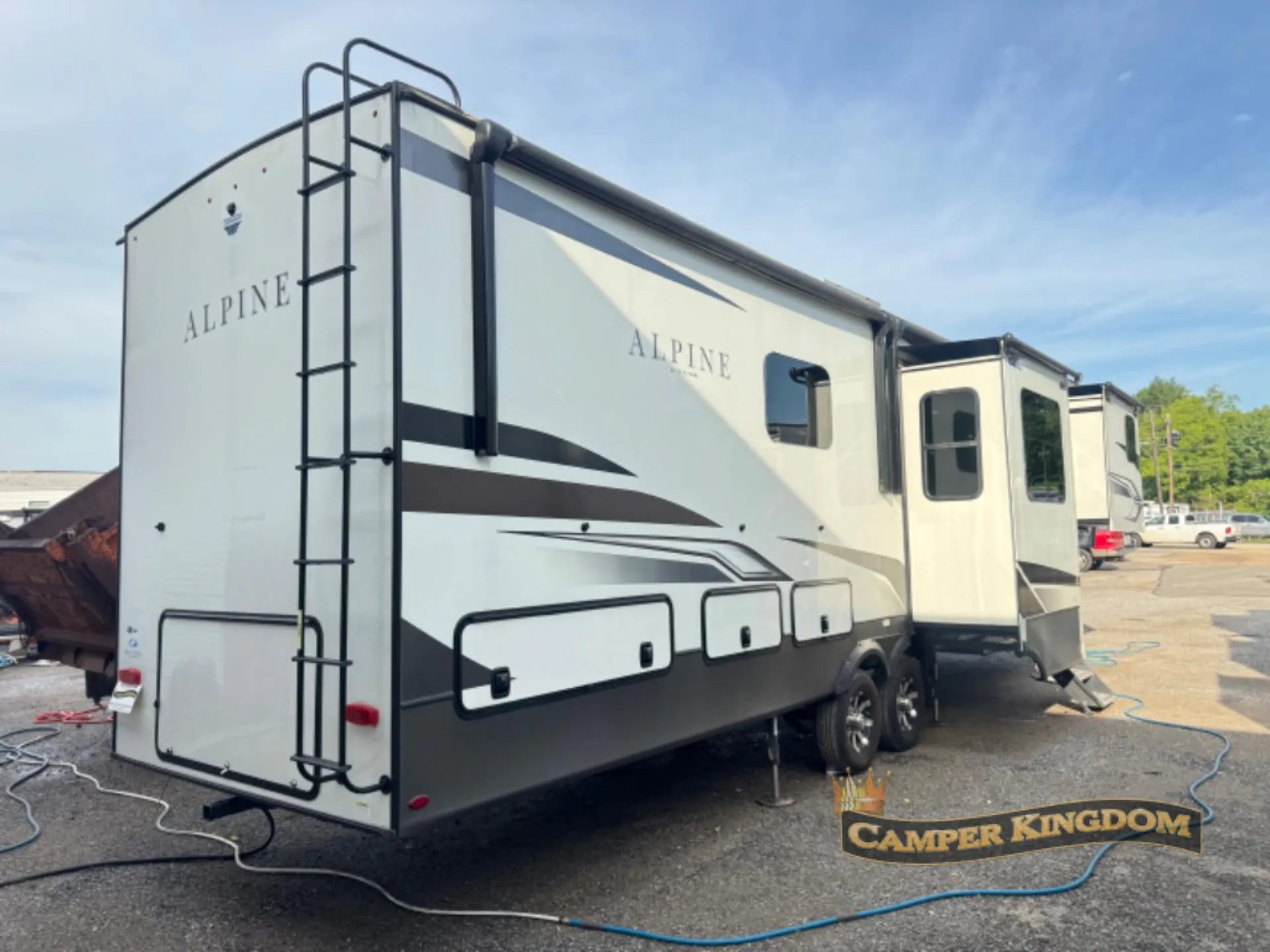 2022 Keystone Alpine 3790FK - Photo 4