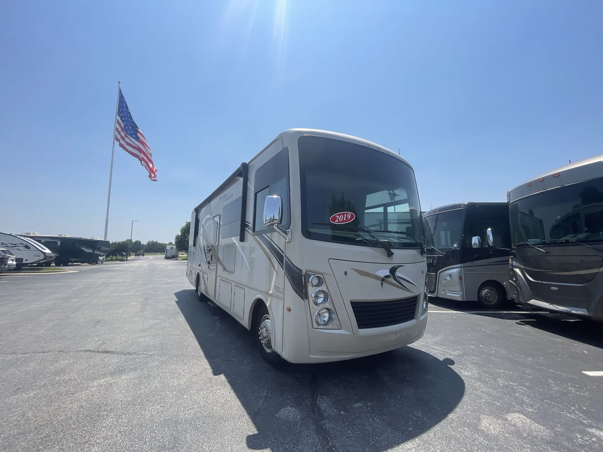 2019 Thor Motor Coach Freedom Traveler A30 - Photo 2