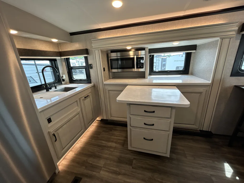 2023 Jayco North Point 380RKGS, Photos photo 12
