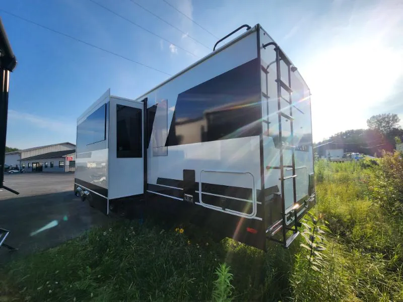 2026 Brinkley Model I 294, Photos photo 8
