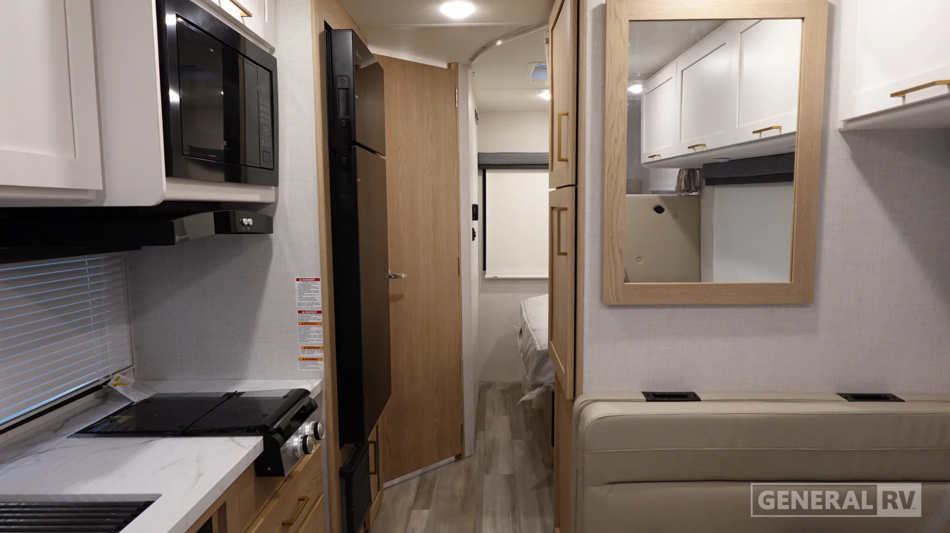 2027 Thor Motor Coach Four Winds 29K - Photo 3