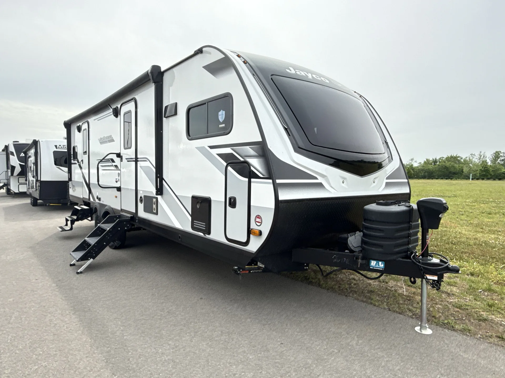 2025 Jayco Jay Feather 26FK - Photo 2
