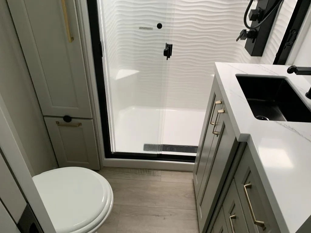2026 Brinkley Model G 4100, Photos photo 9