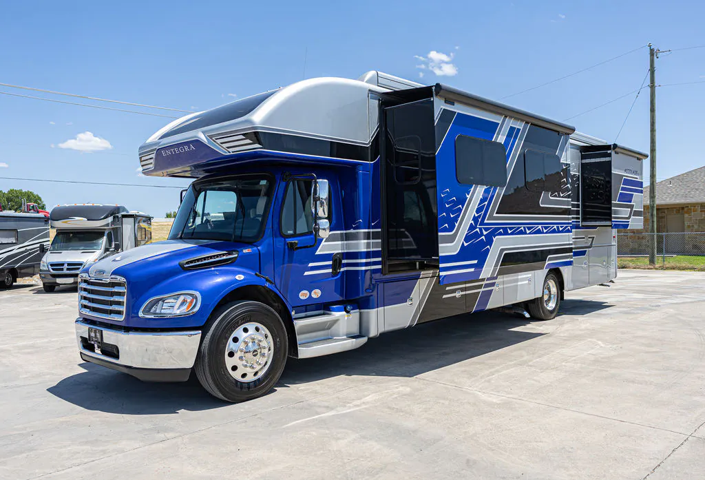 2025 Entegra Coach Accolade 37M dealer photo 1 from Texas RV Outlet
