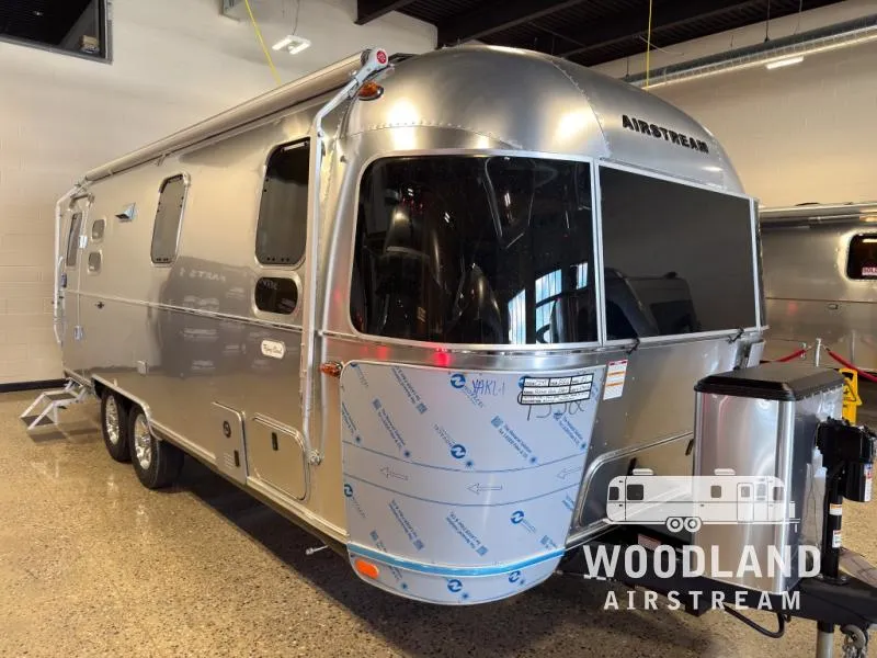 2026 Airstream Flying Cloud 25FB - Photo 2