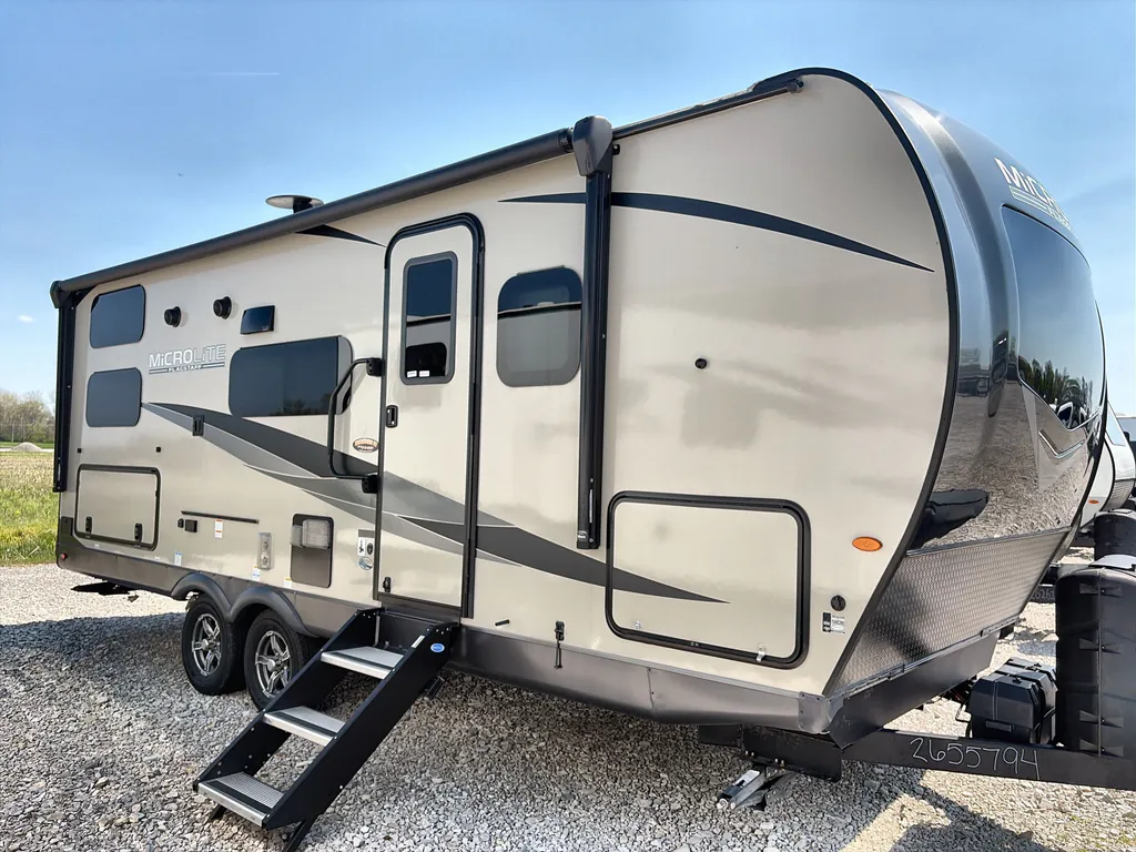 2023 Forest River Flagstaff Micro Lite 25BRDS, Photos photo 5