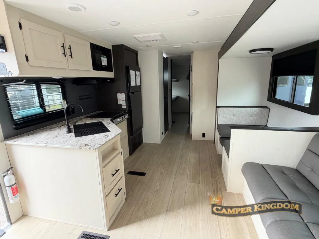 2027 Shasta I-5 532BEDS, Photos photo 6