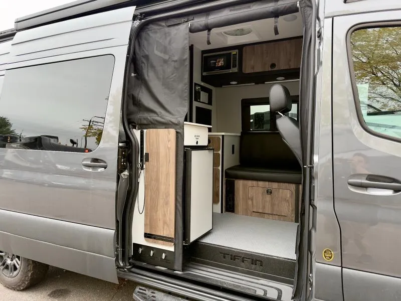 2026 Tiffin GH2 22 BV - Photo 3