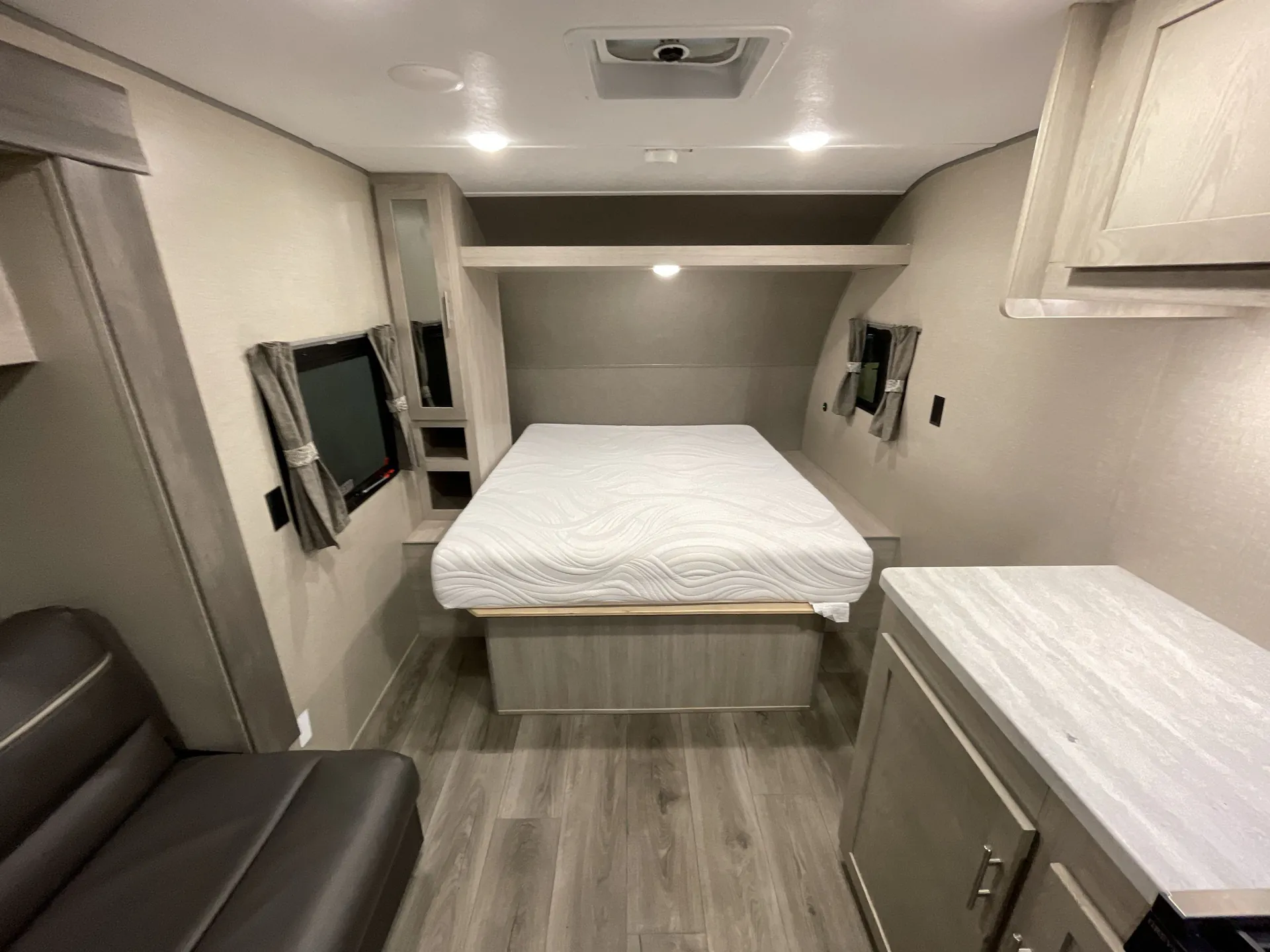 2022 Coachmen Catalina Summit 184FQS - Photo 4