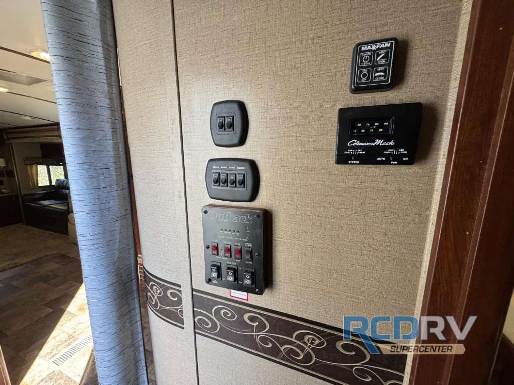 2015 Keystone Outback 298RE, Photos photo 11
