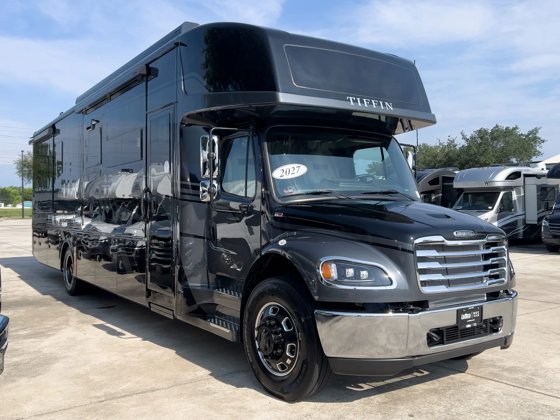 2027 Tiffin Allegro Bay 38 AB dealer photo 1 from La Mesa RV Center
