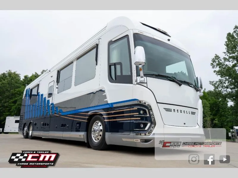 2020 Newell Coach P50I Used    Quad Slide - Main photo